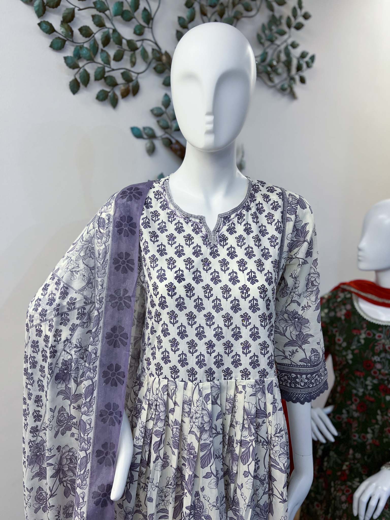 SB0425-06 Off White with Lilac Cotton Set
