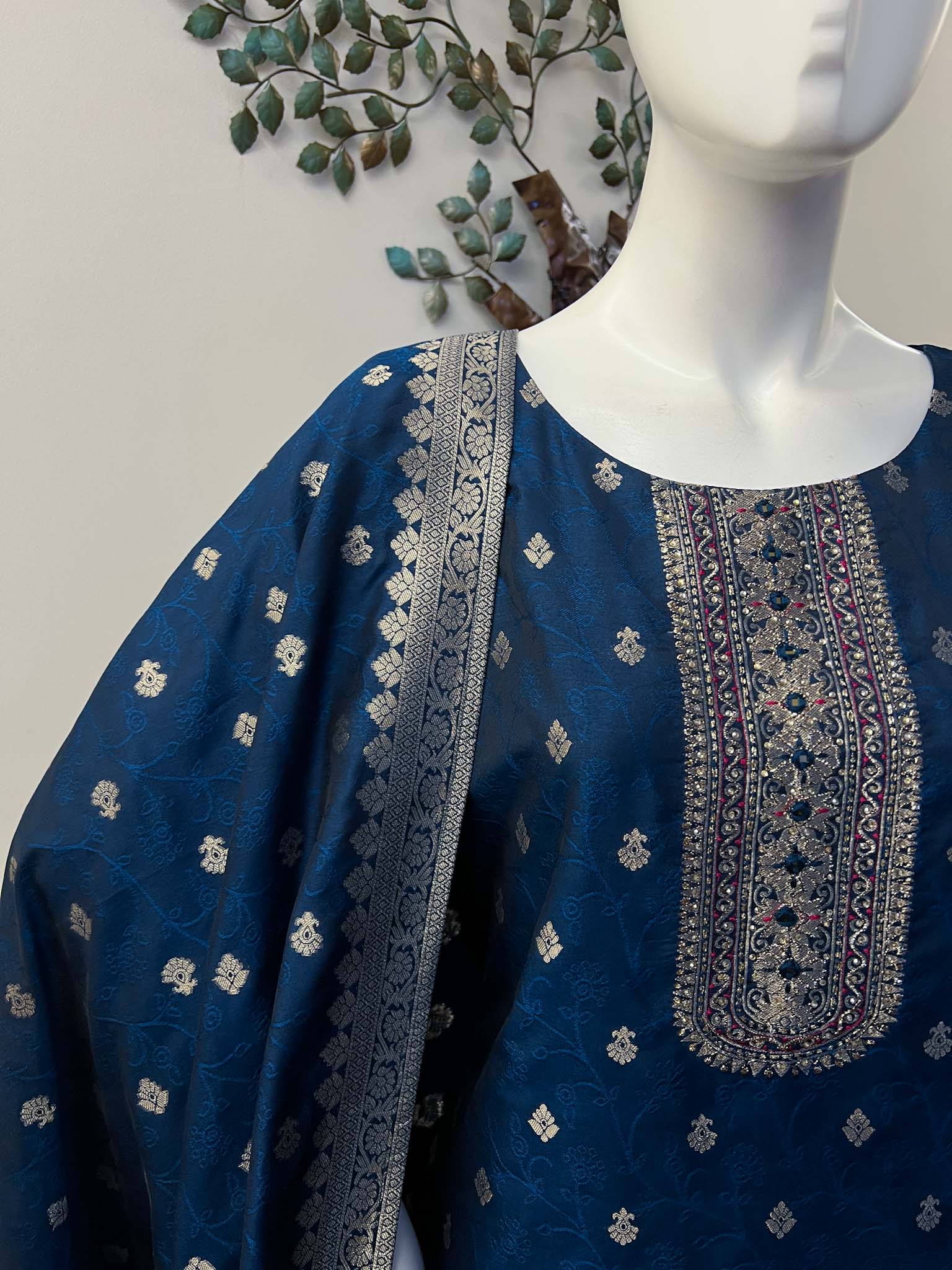 DSB0826-38 Royal Blue Straight Cut Set - Image 3