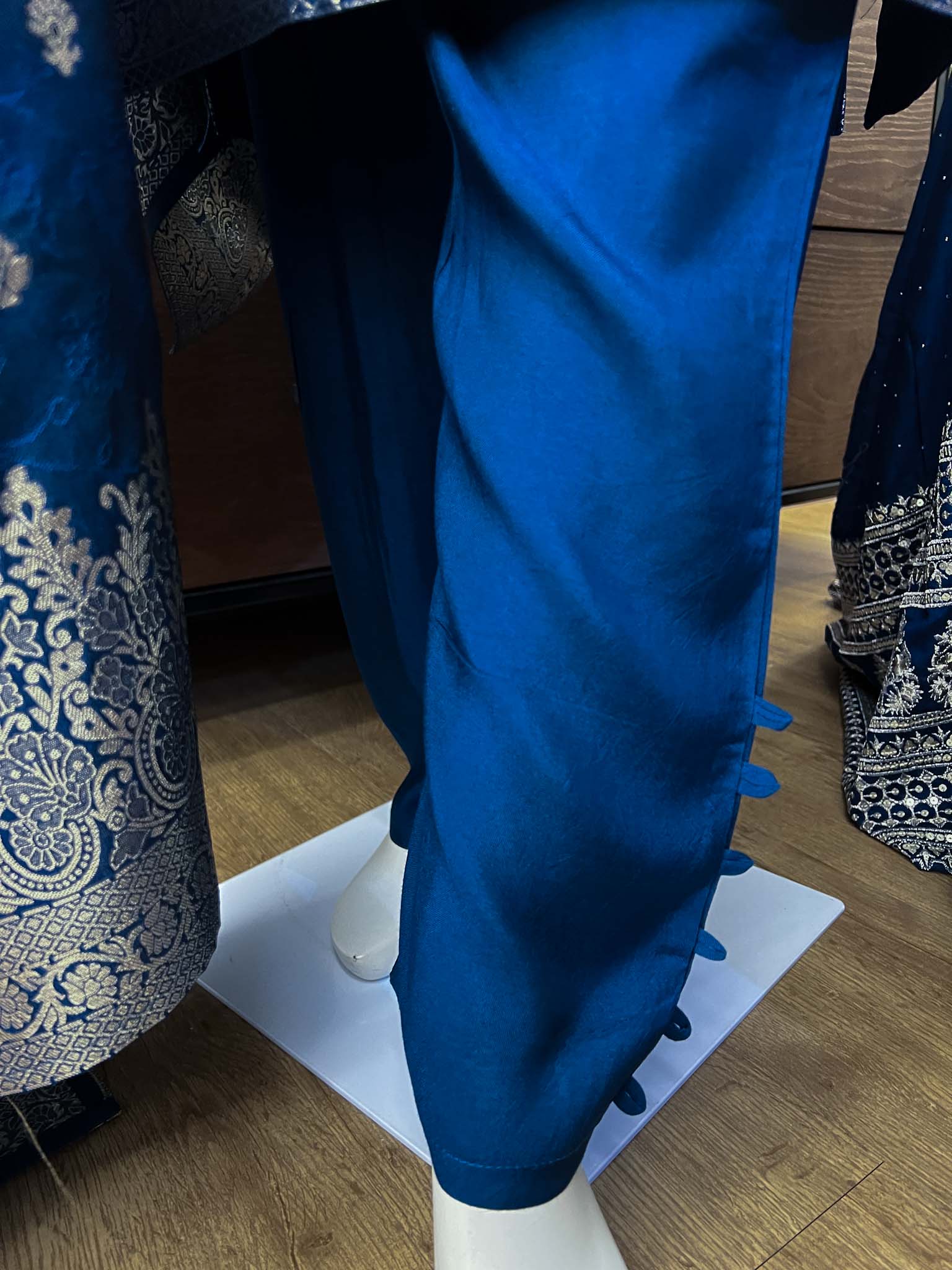 DSB0826-38 Royal Blue Straight Cut Set - Image 5