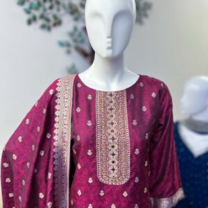 DSB0826-39 Maroon Straight Cut Set
