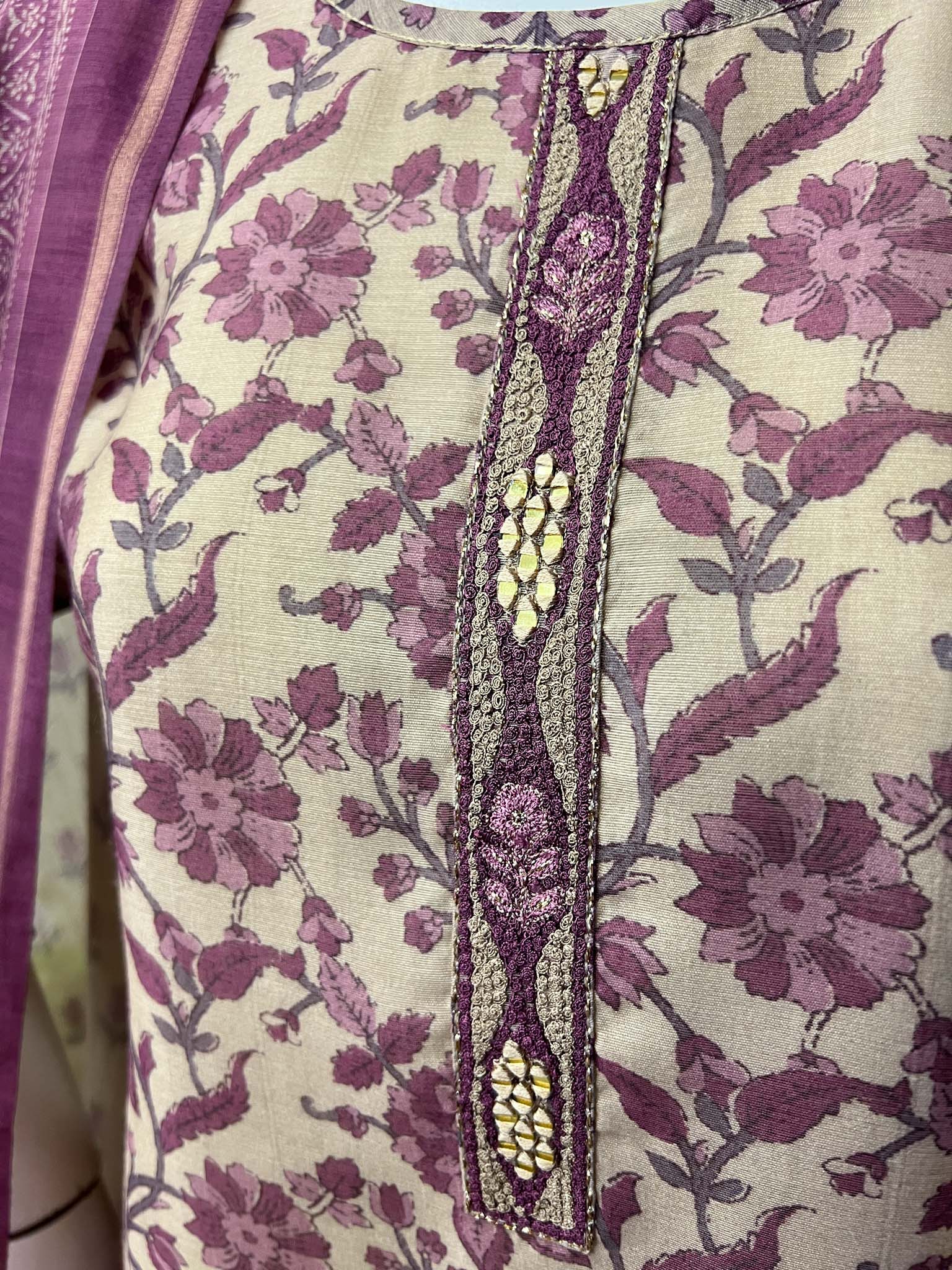 DSB0826-42 Beige & Purple Straight Cut Set - Image 3